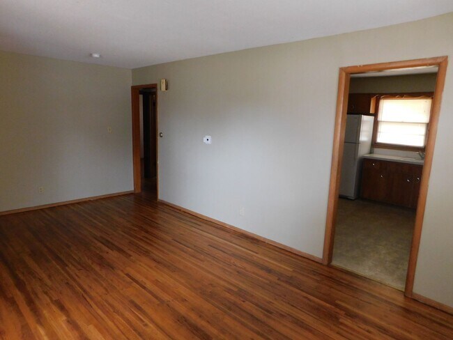 Foto del edificio - 2 bedroom/1 bath duplex in NE El Dorado