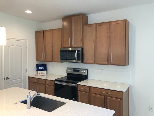 Building Photo - 3164 Crispin Cir