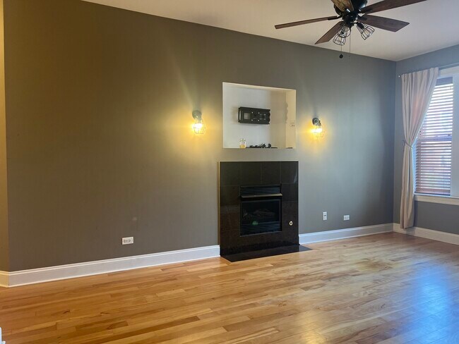 Foto del edificio - 4220 S Champlain Ave