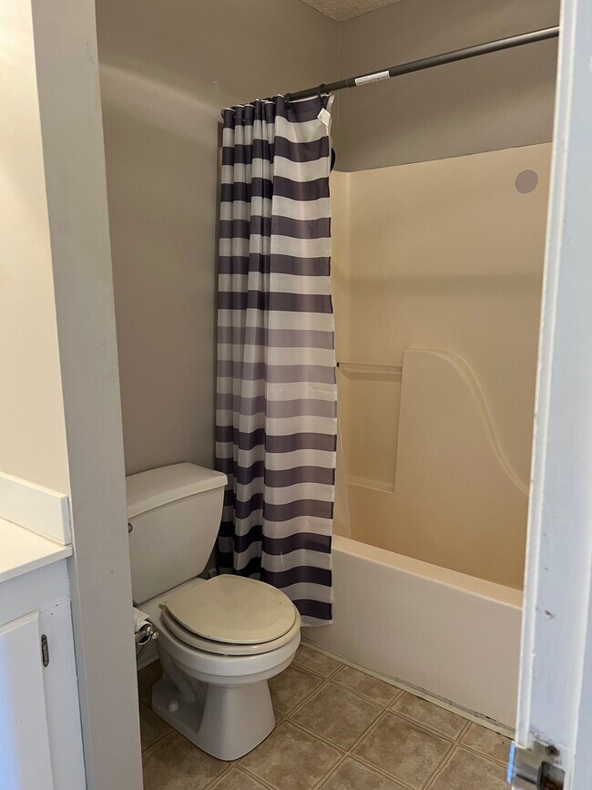 Foto del edificio - 1303 E Home Ave