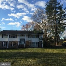 Building Photo - 9221 W Stayman Dr