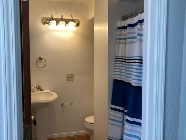 Foto del edificio - 6170 Plymouth Ave