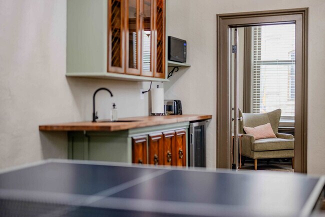 Foto del edificio - 101 Algoma Blvd