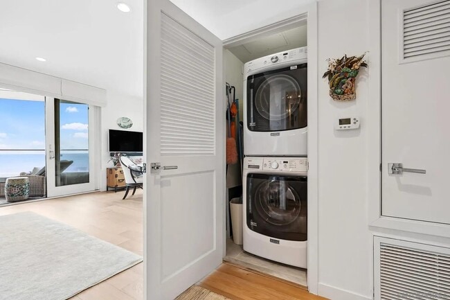 Building Photo - 6767 Neptune Pl