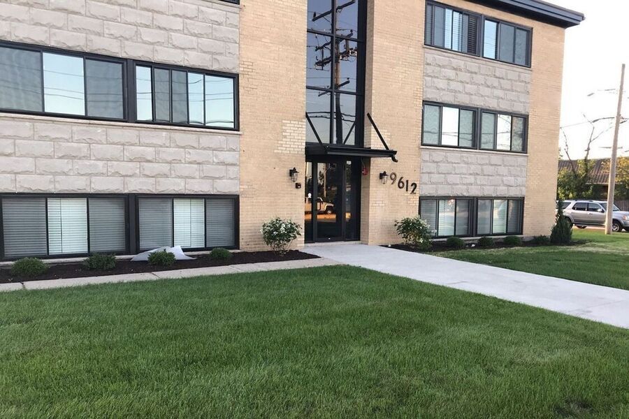 Foto principal - 9612 N Greenwood Ave
