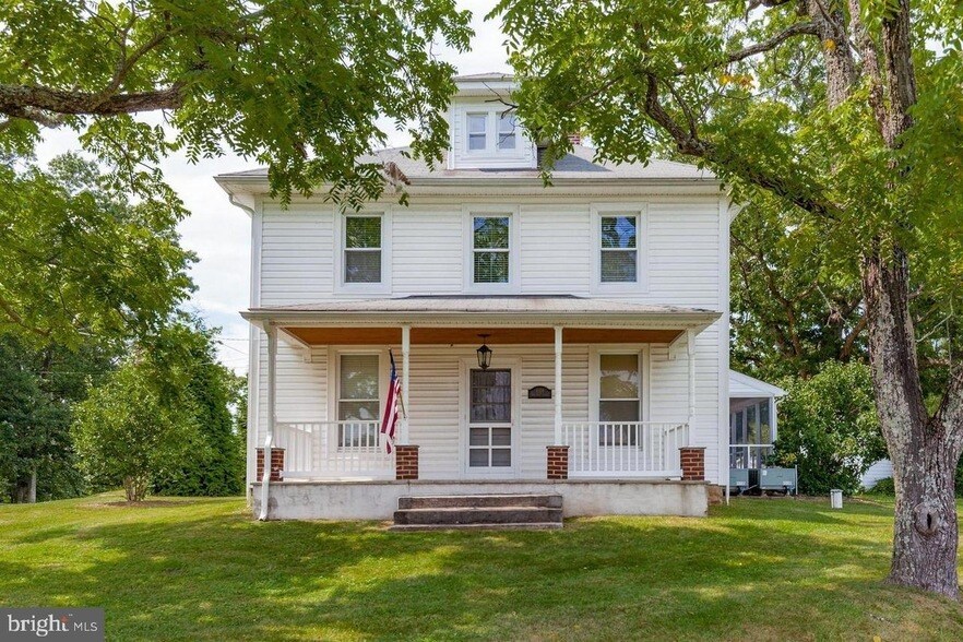 Primary Photo - 6108 Meadow Rd