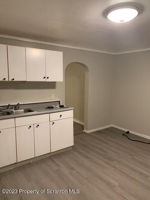Building Photo - 301 N Bromley Ave