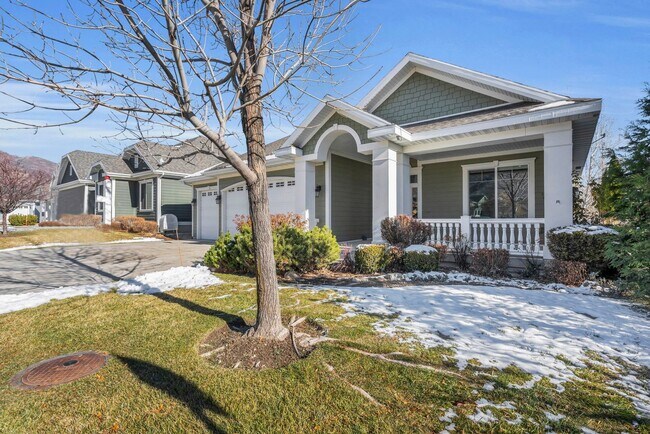 Foto del edificio - Midway Charmer