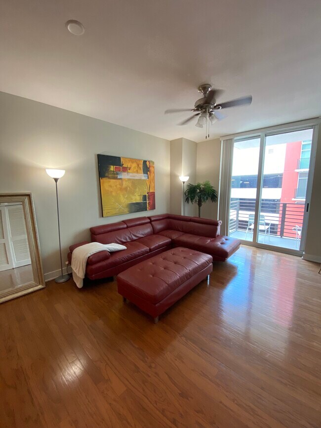 Foto del edificio - 1208 E Kennedy Blvd