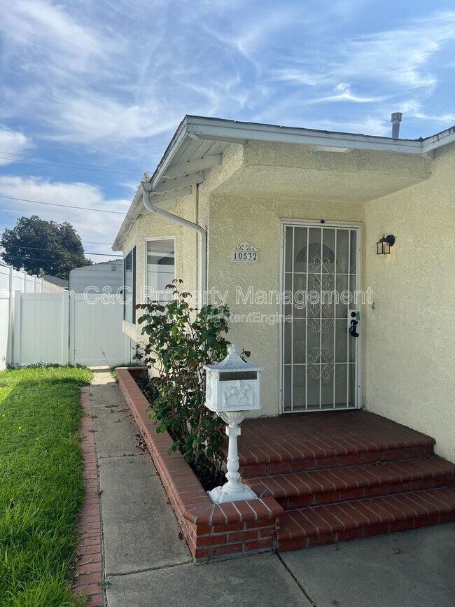 Foto del edificio - 10532 La Mirada Blvd