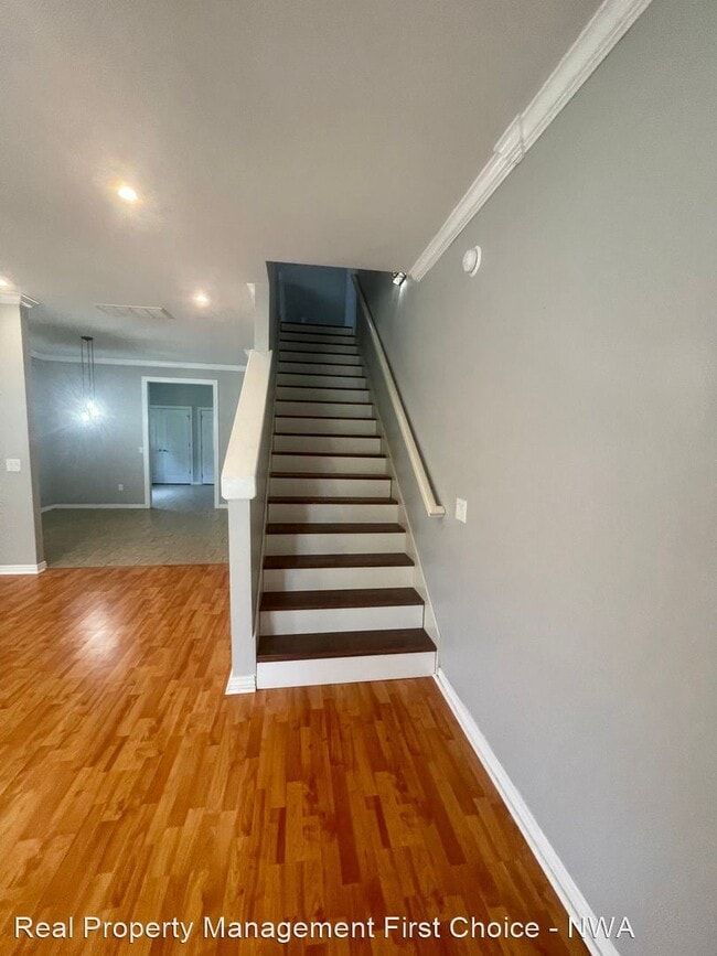 Building Photo - 3 br, 2.5 bath House - 3642 N Tower Circle