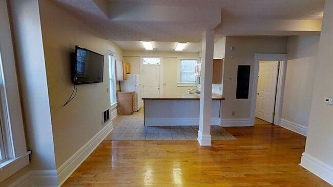 Building Photo - 235 E 11th Ave