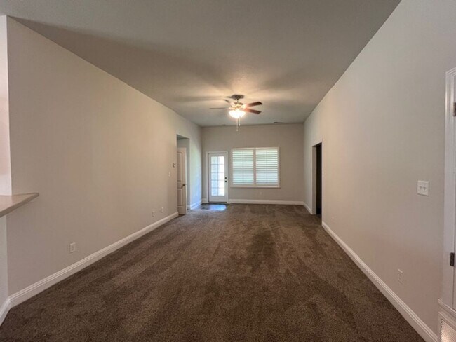 Foto del edificio - Renovated 4 Bedroom 2 Bath Home for Rent!