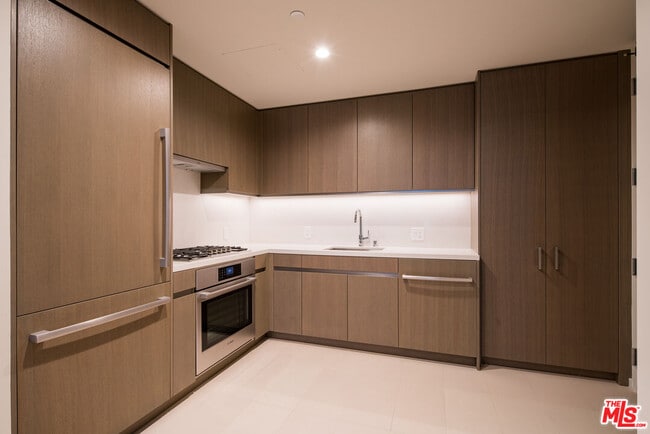 Building Photo - 889 Francisco St