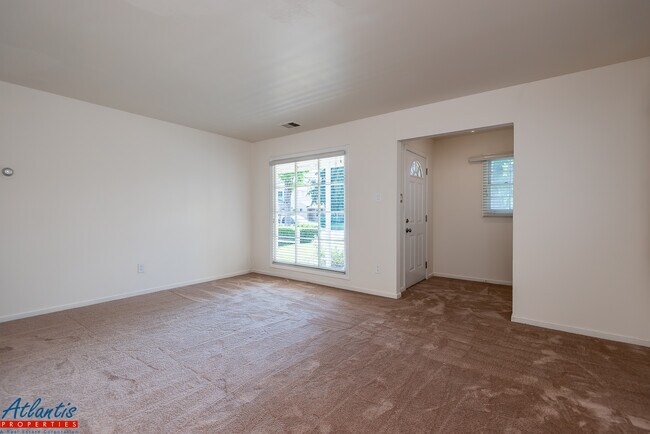 Building Photo - 1724 Creek Dr