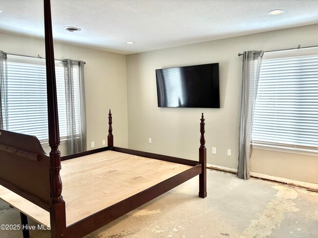 Building Photo - 140 Westchester Cir