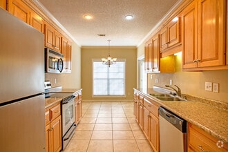 Interior Photo - HeatherGlenn