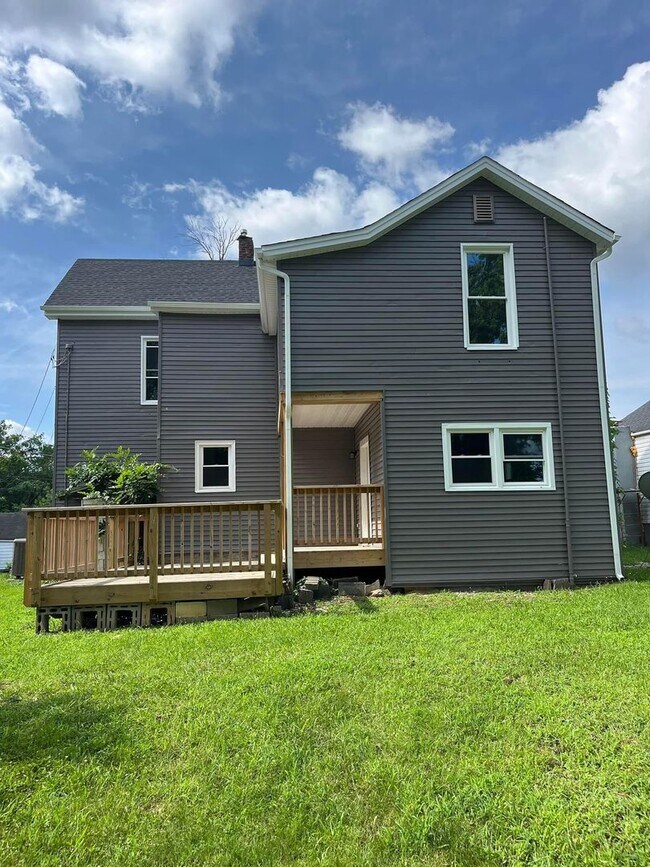 Photo - 401 Hanover Ave NW House