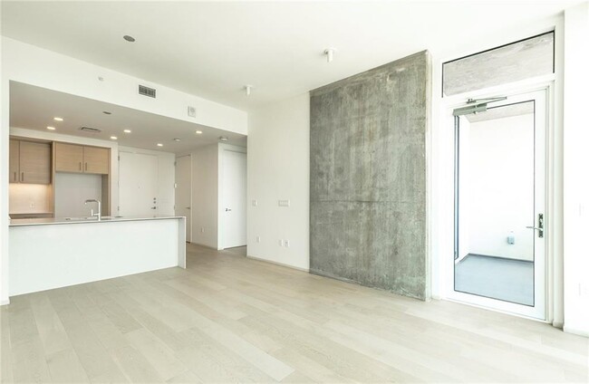 Building Photo - 301 West Ave