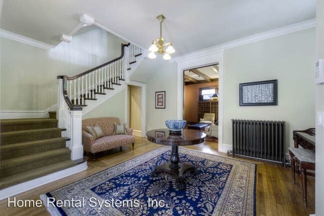 Building Photo - 4 br, 5 bath House - 1776 Knox Avenue So.