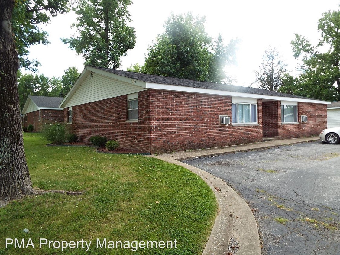 1220 Sanpat Ln, Carbondale, IL 62902 Room for Rent in Carbondale, IL