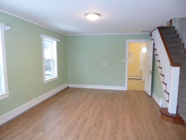 Building Photo - 3BD/1.5BA, Downtown Juneau in the flats, N...