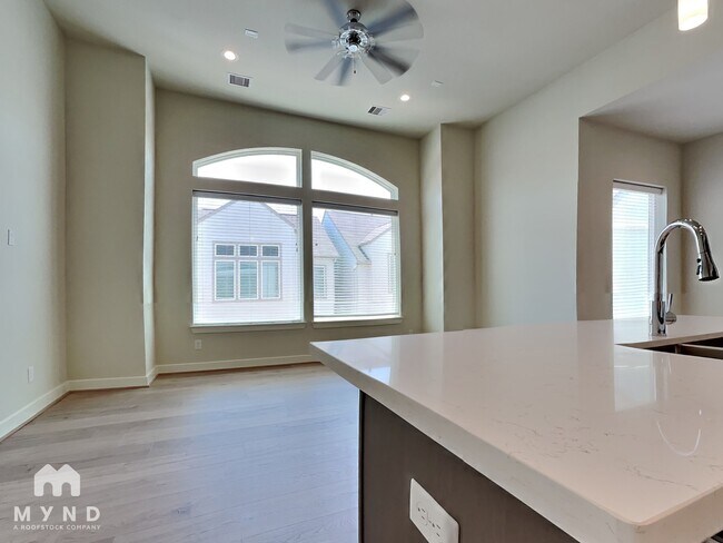 Foto del edificio - 113 Knightsbridge Park Ln