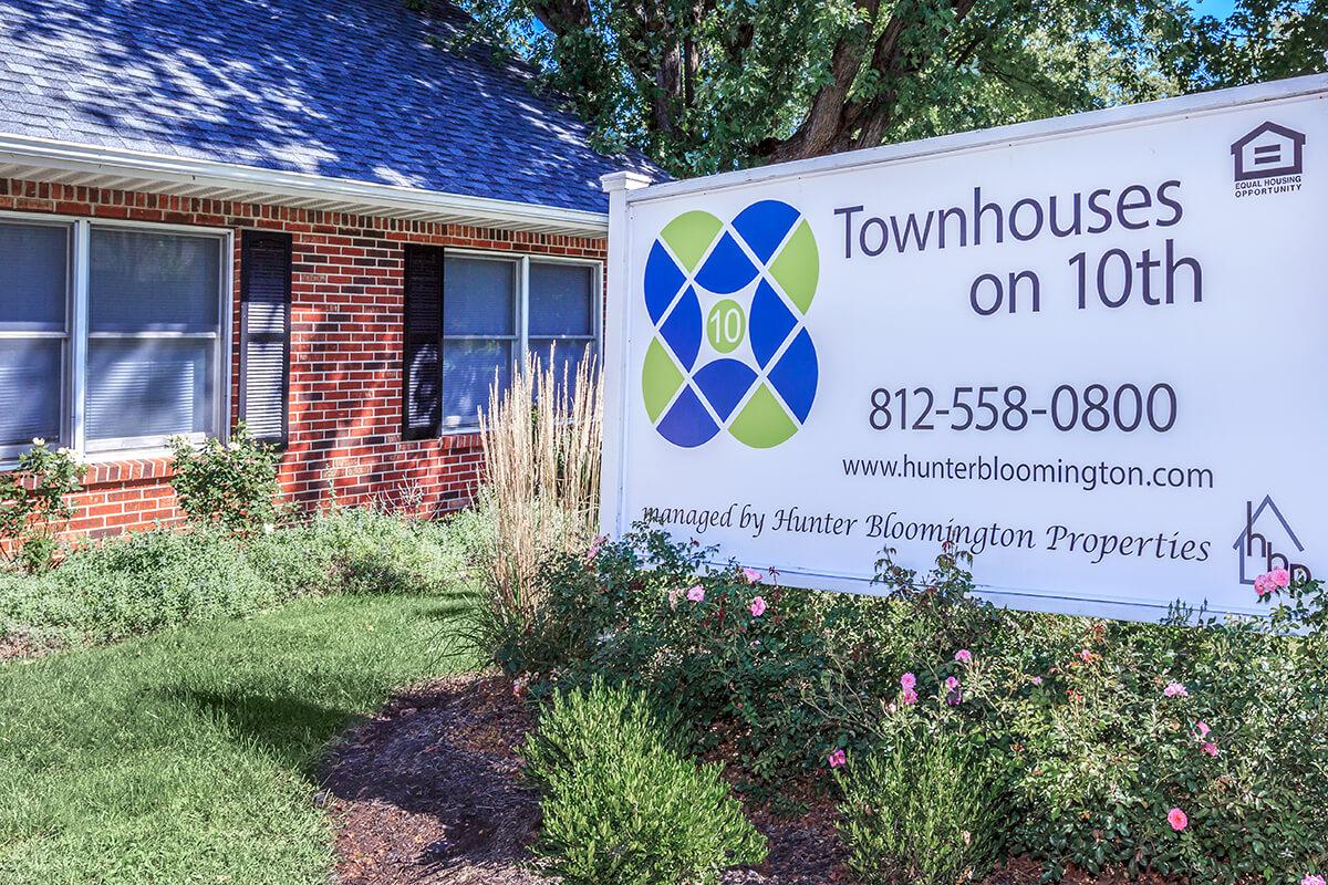 Primary Photo - Townhouses On Tenth