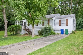 Building Photo - 1738 Duke Rd