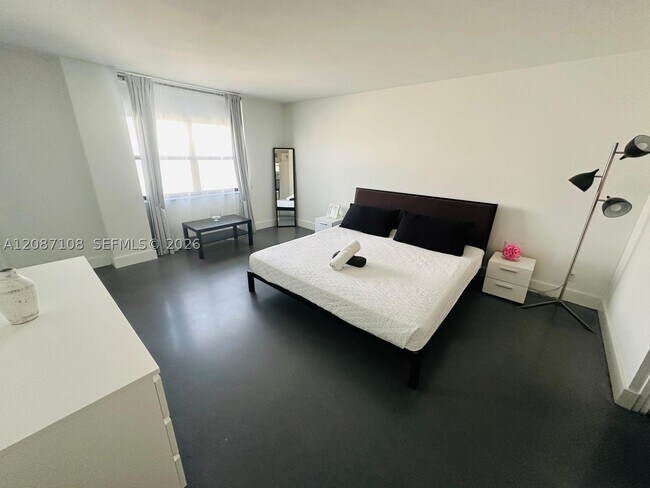 Foto del edificio - 1800 Collins Ave