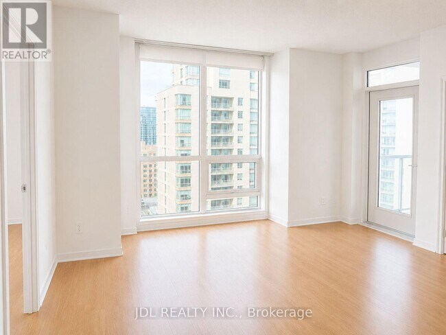 Building Photo - 761 Bay St.
