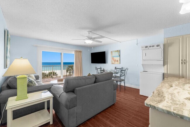 Foto del edificio - 8743 Thomas Dr