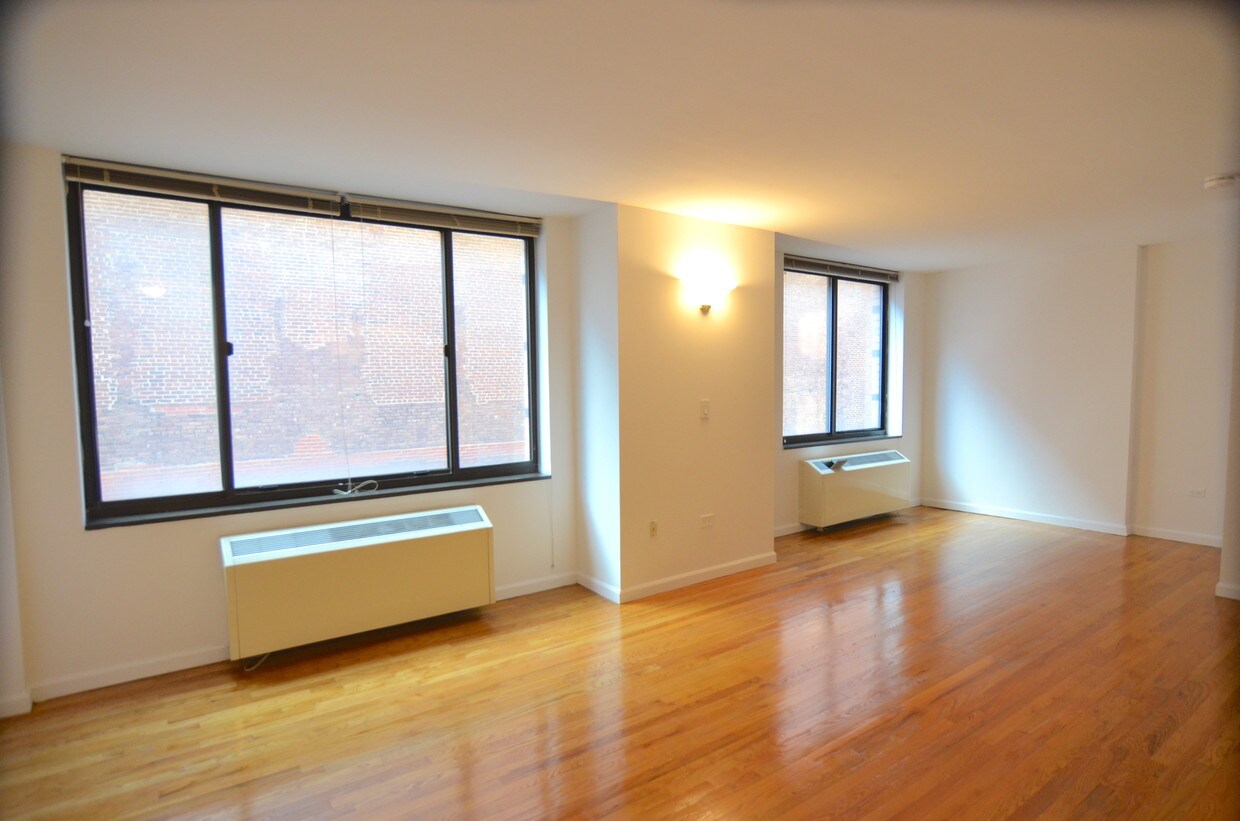 Primary Photo - 334 3rd Ave
