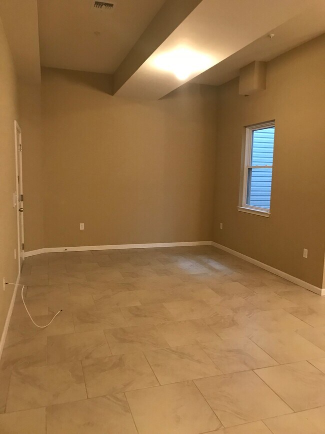 Bedroom - 1128 Elizabeth Ave