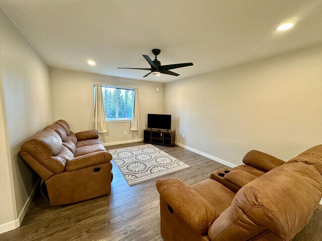 Foto del edificio - 748 Cahill Ln