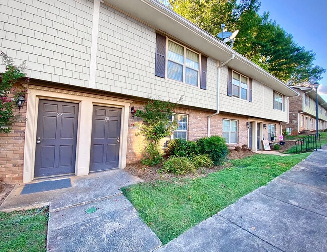 Photo - 28 Villa Ct SE House