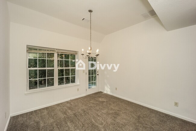 Foto del edificio - 4806 Enclave Dr