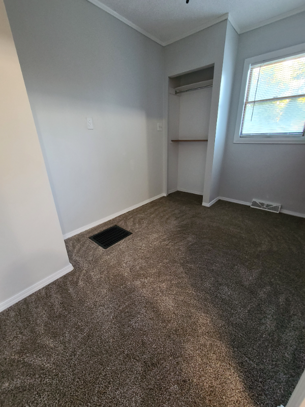 Building Photo - 4568 Bells Ln