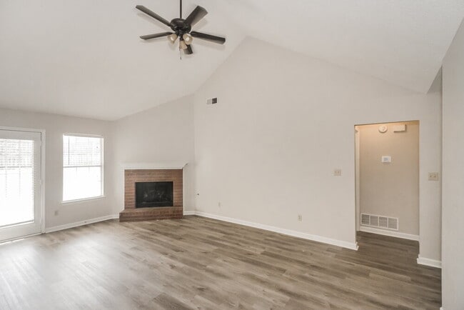 Foto del edificio - 6987 Country Walk Dr