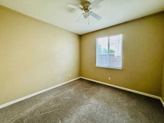 Foto del edificio - 1657 Sugarpine Ct