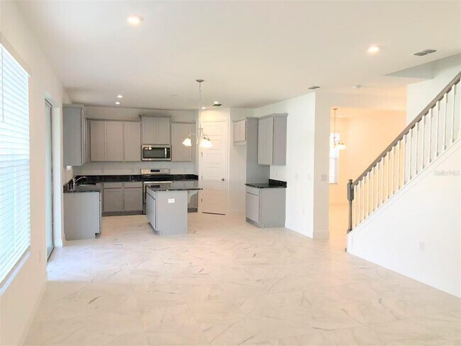 Foto del edificio - 2578 Trielle Ave