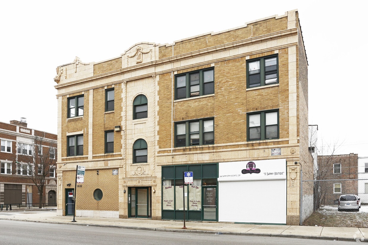 Building Photo - 7851 S Constance Ave