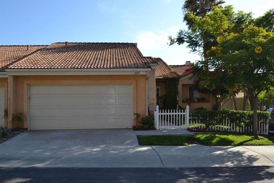 Primary Photo - 1835 Carolyn Dr