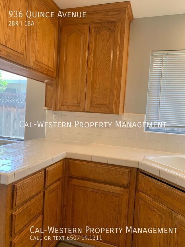 Building Photo - Great Value! 2/1 Duplex with Private Yard,...