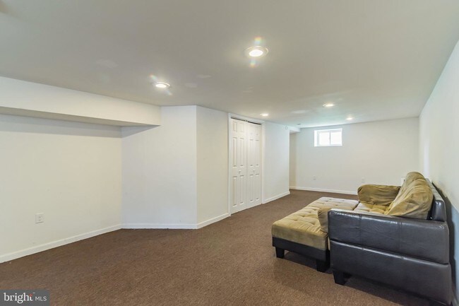 Foto del edificio - 724 Woodland Ave