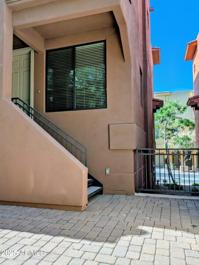 Foto del edificio - 9551 E Redfield Rd