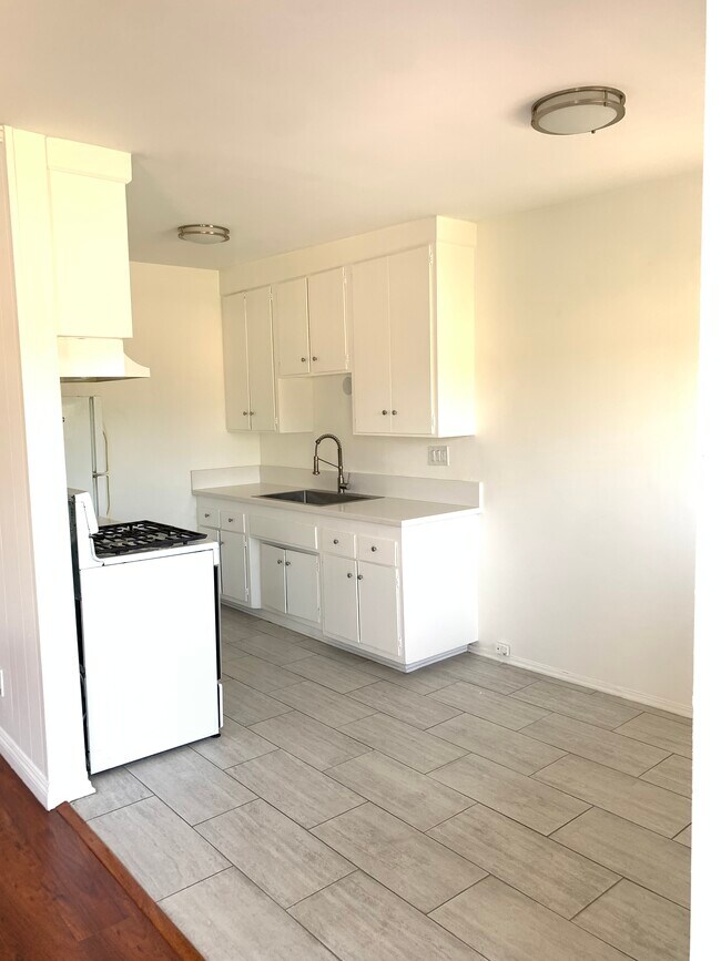 Foto del edificio - 3272 Atwater Ave