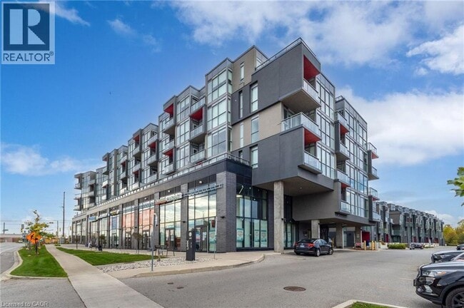 Building Photo - 5220 Dundas St