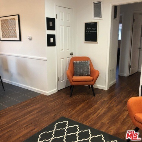 Foto del edificio - 1441 S HAYWORTH Ave