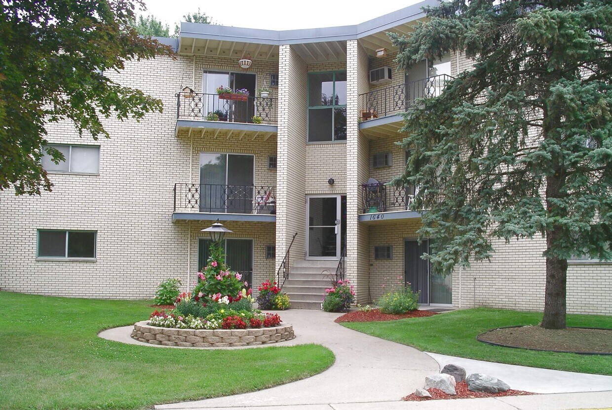 Foto principal - 1651 Cumberland St